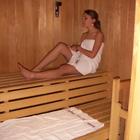 穆尔巴赫霍夫膳食酒店